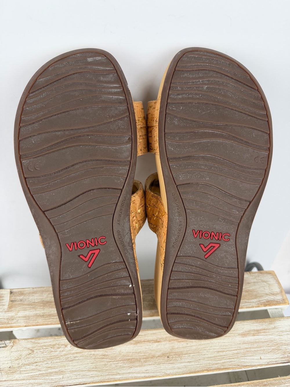 Vionic Pacific Rio platform sandals cork upper size 11 Wide - Picture 16 of 16